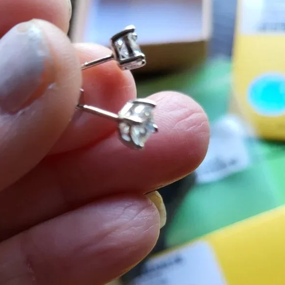 1 CARAT TOTAL WEIGHT CERTIFIED MOISSANITE EARRINGS NWT - Picture 5 of 8